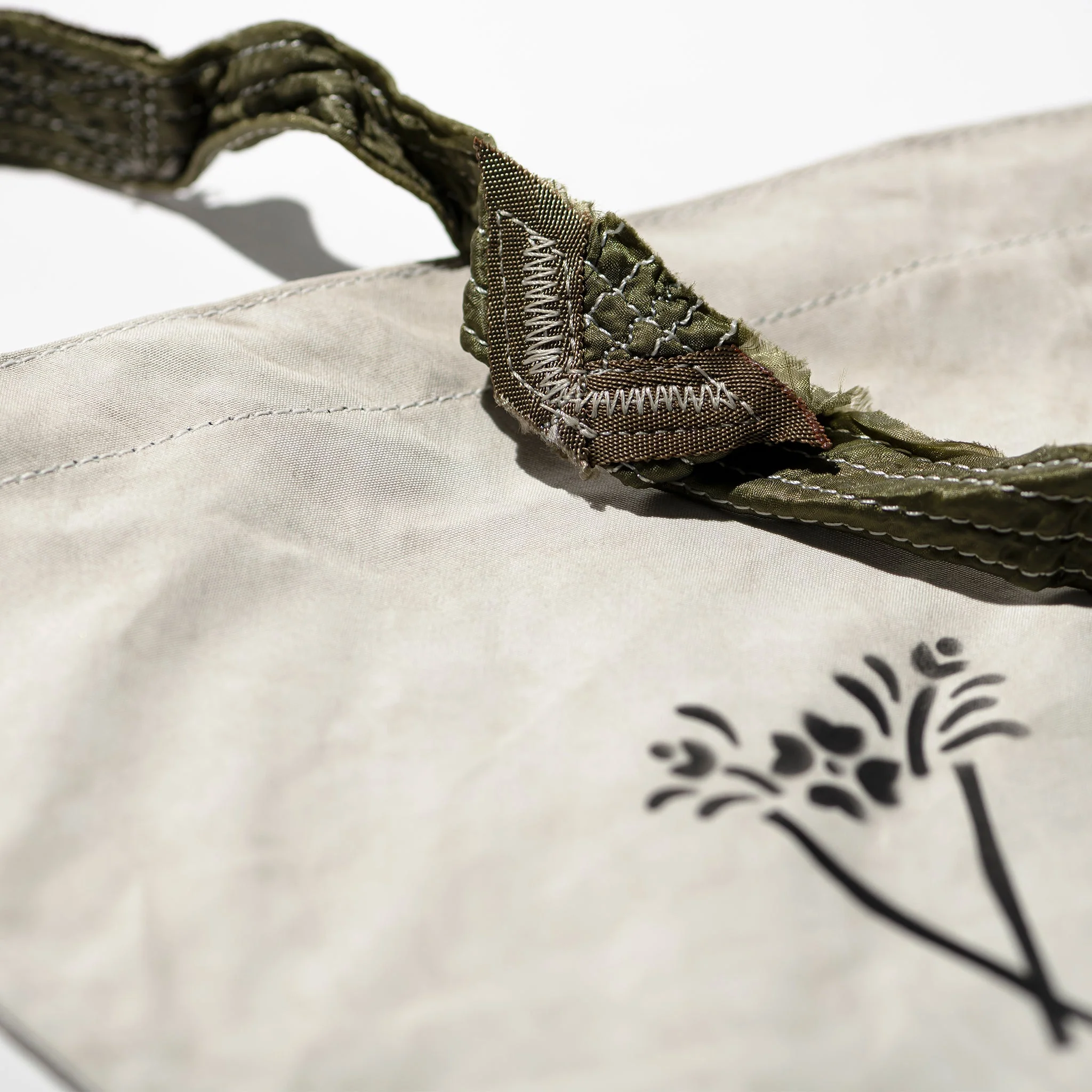 Snow Jacket Bouquet Carrier - Image 4