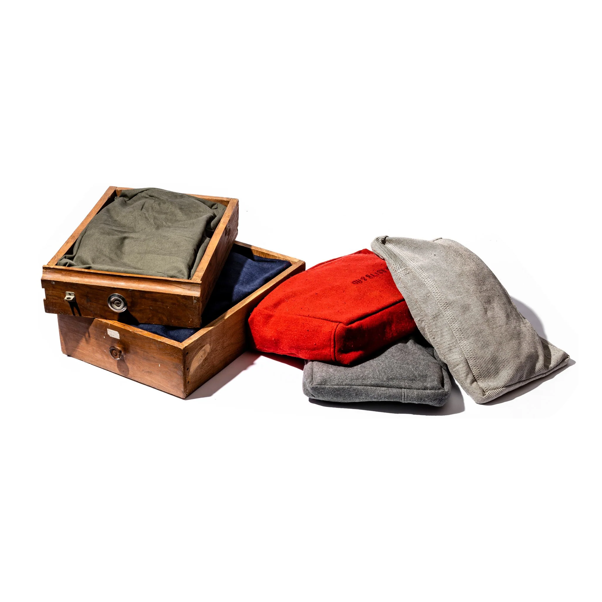 VINTAGE DRAWER PET BED - Image 7